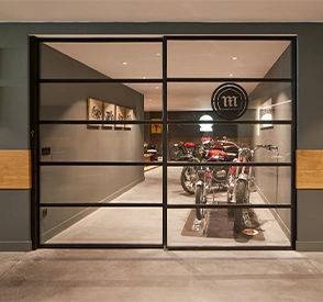 Espai interior amb disseny cuidat que resumeix què oferim en projectes de construcció i reforma.